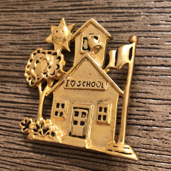Vintage I Love School Pin Mate Goldtone School House - Picture 3 of 11